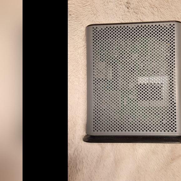 Motorola MG7540 16x4 Cable Modem plus AC 1600 Dual Band Wi-Fi Gigabit Router - Picture 6 of 6